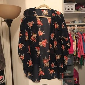 Floral print flowy camisole 🌸🌸